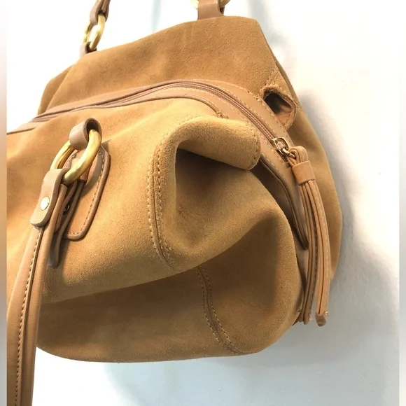 Liz Claiborne small satchel, suede leather, ginger yellow, zip closure. - Picture 3 of 6